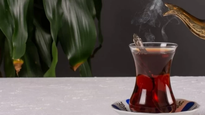Çayın Bağımlılarına Müjde: Araştırmalar Çayın Hayat Kurtarıcı Etkilerini Ortaya Koydu