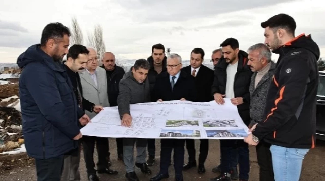Sivas Valisi, Esentepe Mahallesi'nde İncelemelerde Bulunup Vatandaşlarla Görüş Alışverişinde Bulundu!