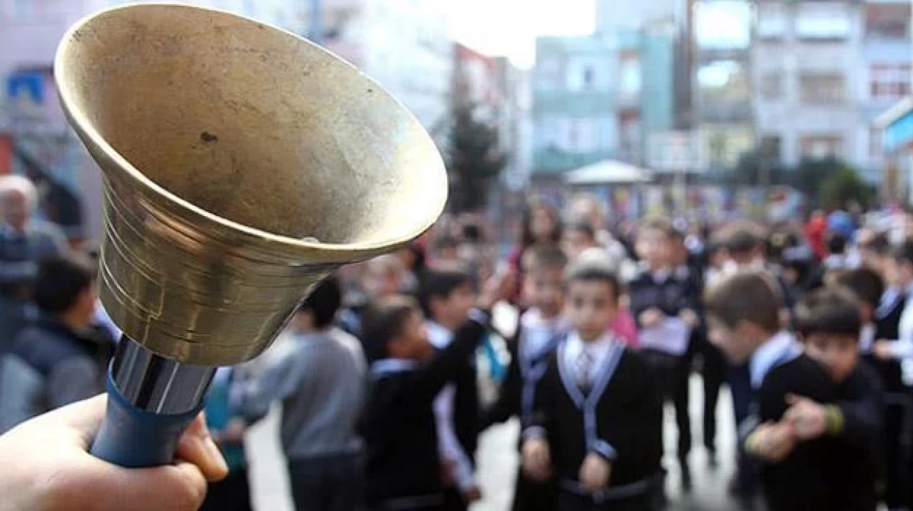 Sivas'ta Tatilin Son Bulmasıyla Öğrenciler Ders Başı Yapmaya Hazırlanıyor