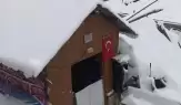 Kızılelma Köyü'nde Nisan Ayında Beklenmeyen Kar Yağışı!