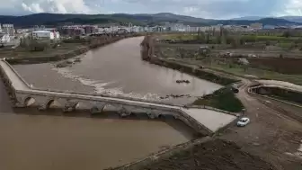 Sivas'ta Bereketli Yağmurlar Çiftçileri Mutlu Etti: Tarım Ürünleri İçin Büyük Bir Umut Işığı Doğdu