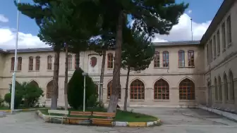 Sivas'ta Tarihi Bir Okulun Kapanışı: Selçuk Lisesi'nde Hüzünlü Ayrılık!