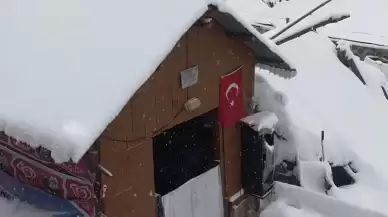 Kızılelma Köyü'nde Nisan Ayında Beklenmeyen Kar Yağışı!