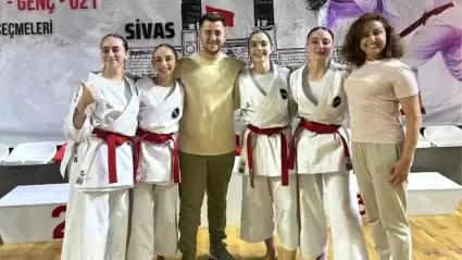 Sivas'taki Türkiye Karate Şampiyonası'nda Tavşanlılı Sporculardan Büyük Başarı