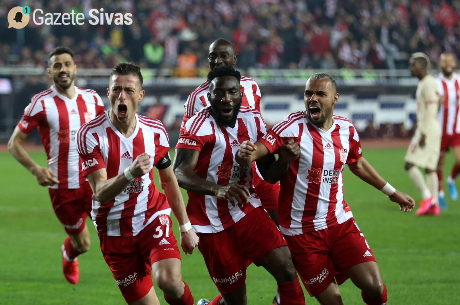 Sivasspor Savunmasında Göbeği Dolduran 5 Farklı Futbolcu!