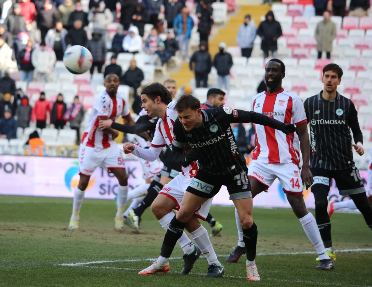 Sivasspor ve Konyaspor Beraberlikle Ayrıldı, Sıradaki Maç Başakşehir Deplasmanında!
