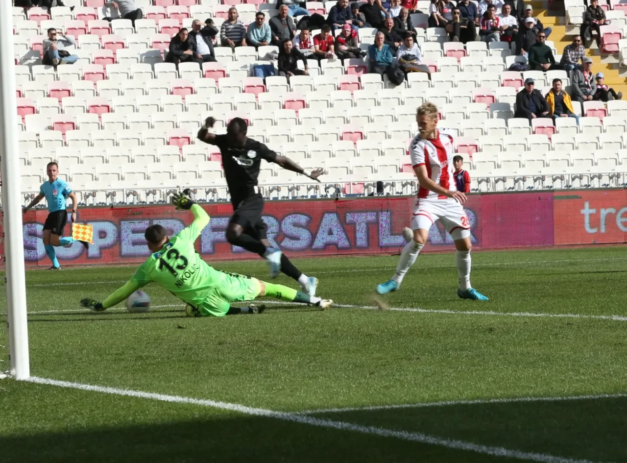 Net Global Sivasspor, deplasmanda karşılaşacağı Çaykur Rizespor maçında büyük bir sınav verecek!