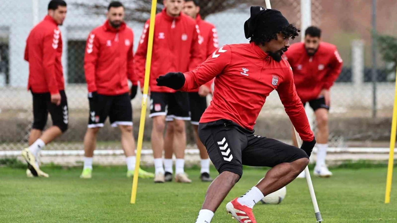 Sivasspor, Fenerbahçe Maçı İçin Antrenmanlarını Sürdürüyor