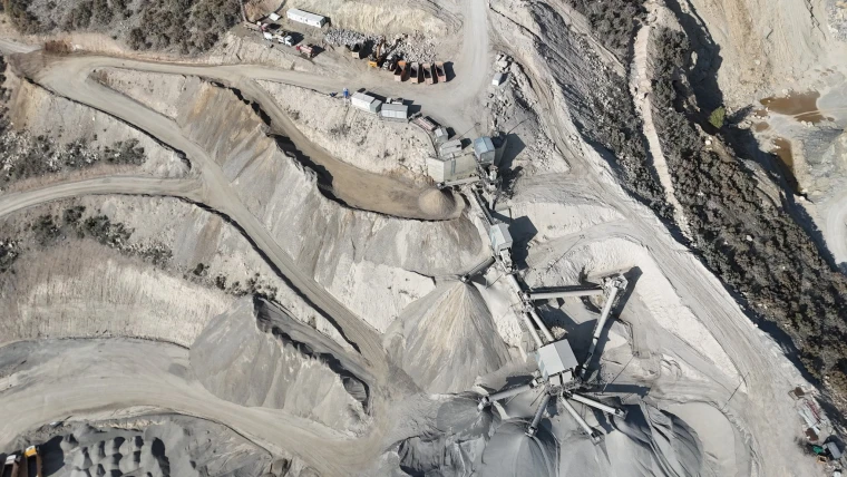 Tecer Taş Ocağı kırma ve eleme tesisinin havadan görünümü