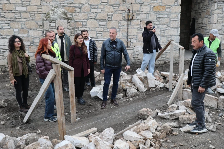 Sivas'ta tarihi yapıdaki çalışma basın mensuplarıyla incelendi