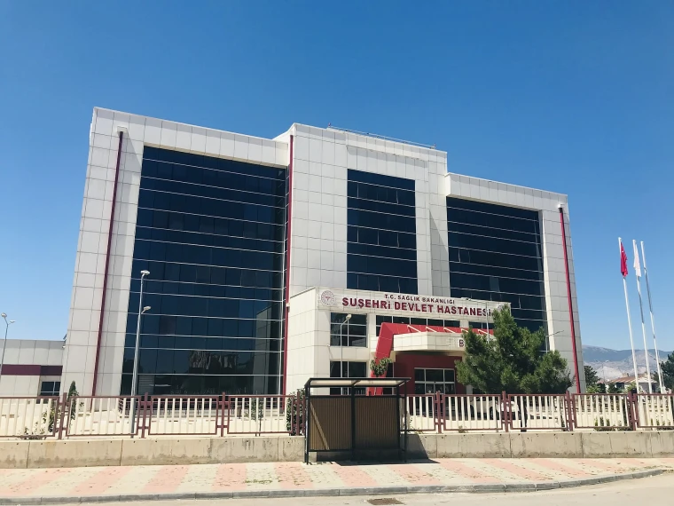 Sivas Suşehri Devlet Hastanesi binası, Koyulhisar kazasında yaralılar buraya götürüldü